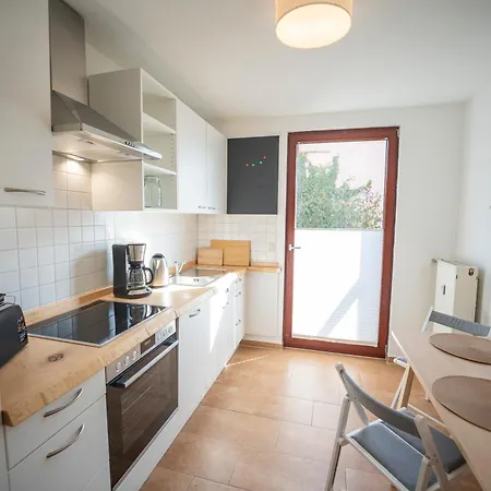 Haus Unterm Mammutbaum - Elberadweg Apartment Magdeburg Exterior photo