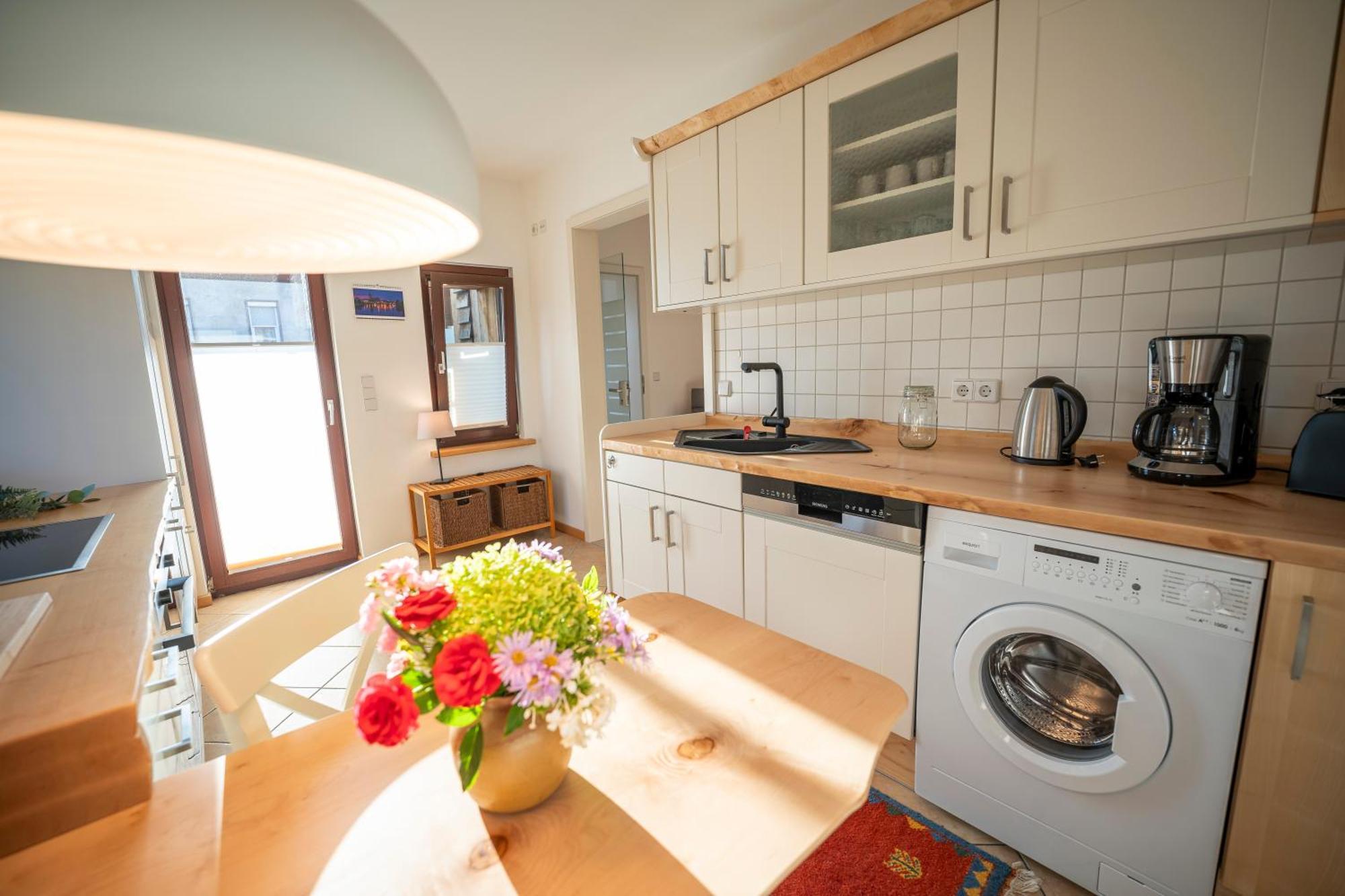 Haus Unterm Mammutbaum - Elberadweg Magdeburg