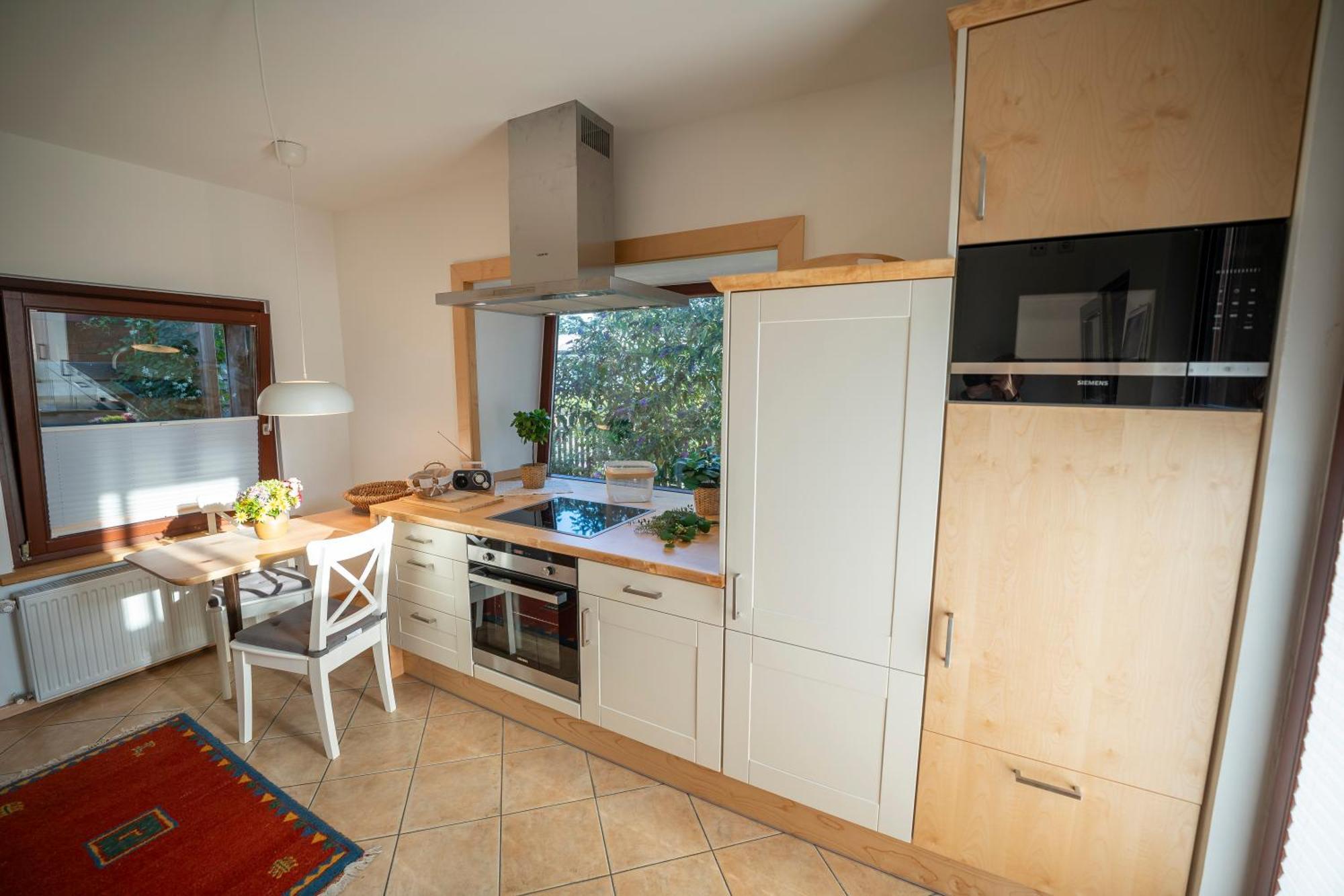 Haus Unterm Mammutbaum - Elberadweg Apartment