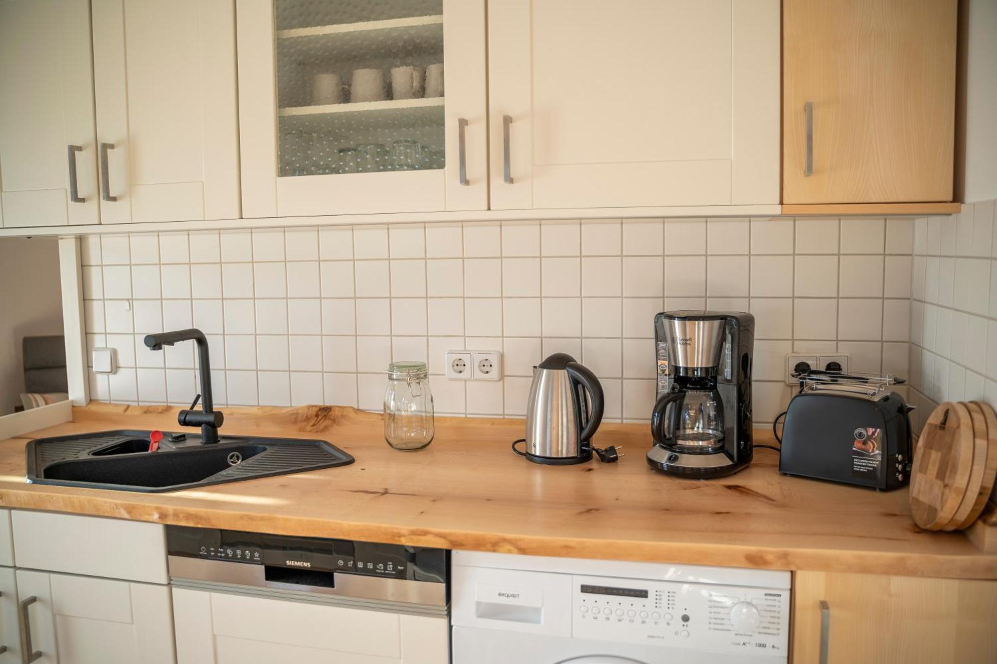 Haus Unterm Mammutbaum - Elberadweg Apartament