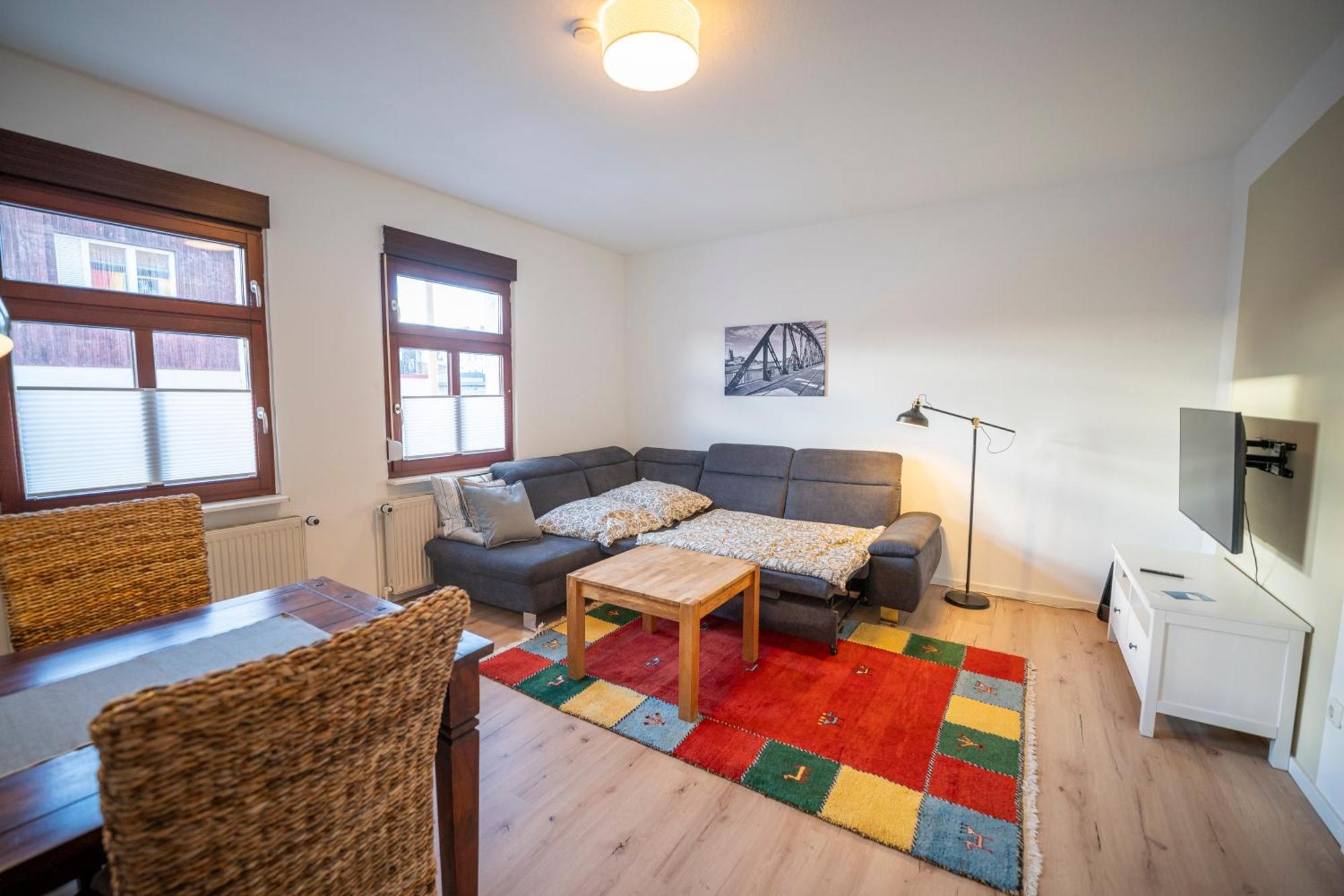 Haus Unterm Mammutbaum - Elberadweg Apartment
